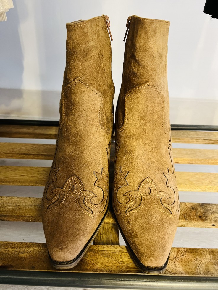 Botines cowboy camel