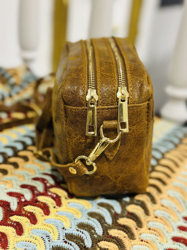 BOLSO PIEL EFECTO MÁRMOL BROWN 20X15 CM