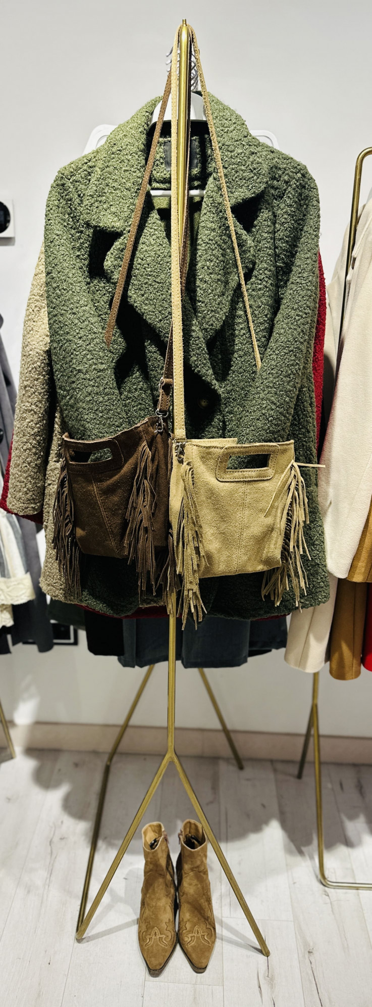 BOLSO PIEL FLECOS TAUPE