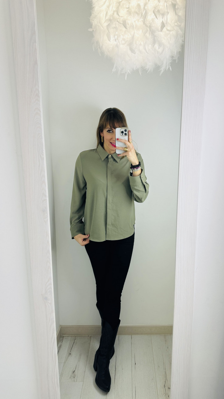 BLUSA VERDE BUTTONS