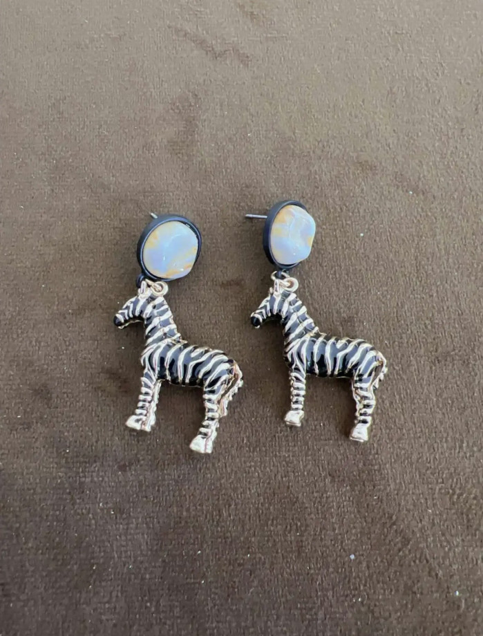 PENDIENTES CEBRA NACARADO