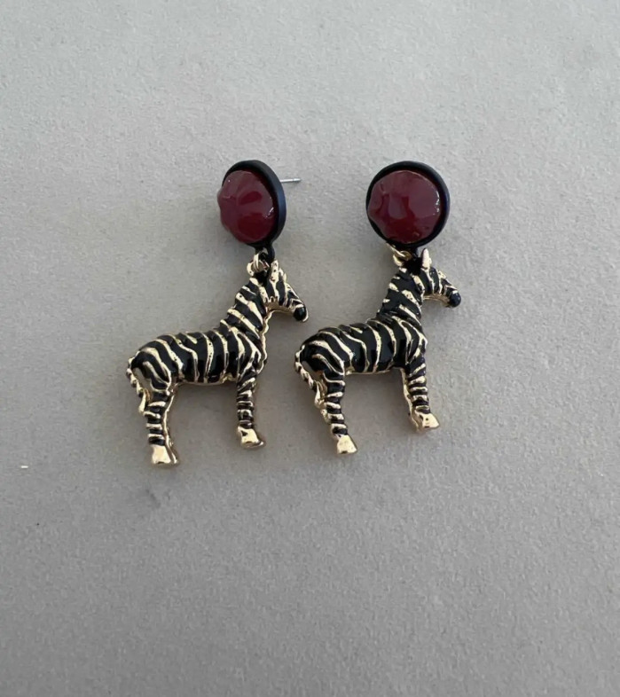 PENDIENTES CEBRA GRANATES